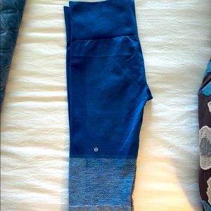 Lululemon cropped yoga pant.